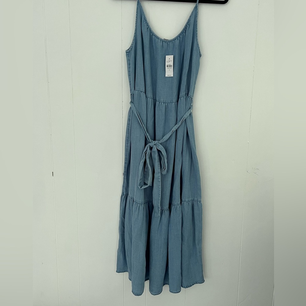 NEW LOFT Linen Lyocell Chambray Tiered Belted Swing Midi Dress Size Medium - Picture 1 of 13